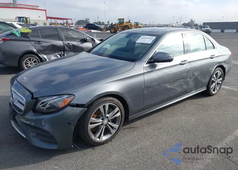2018 Mercedes-Benz E 300 z USA, uszkodzony, nr VIN WDDZF4JB6JA316131